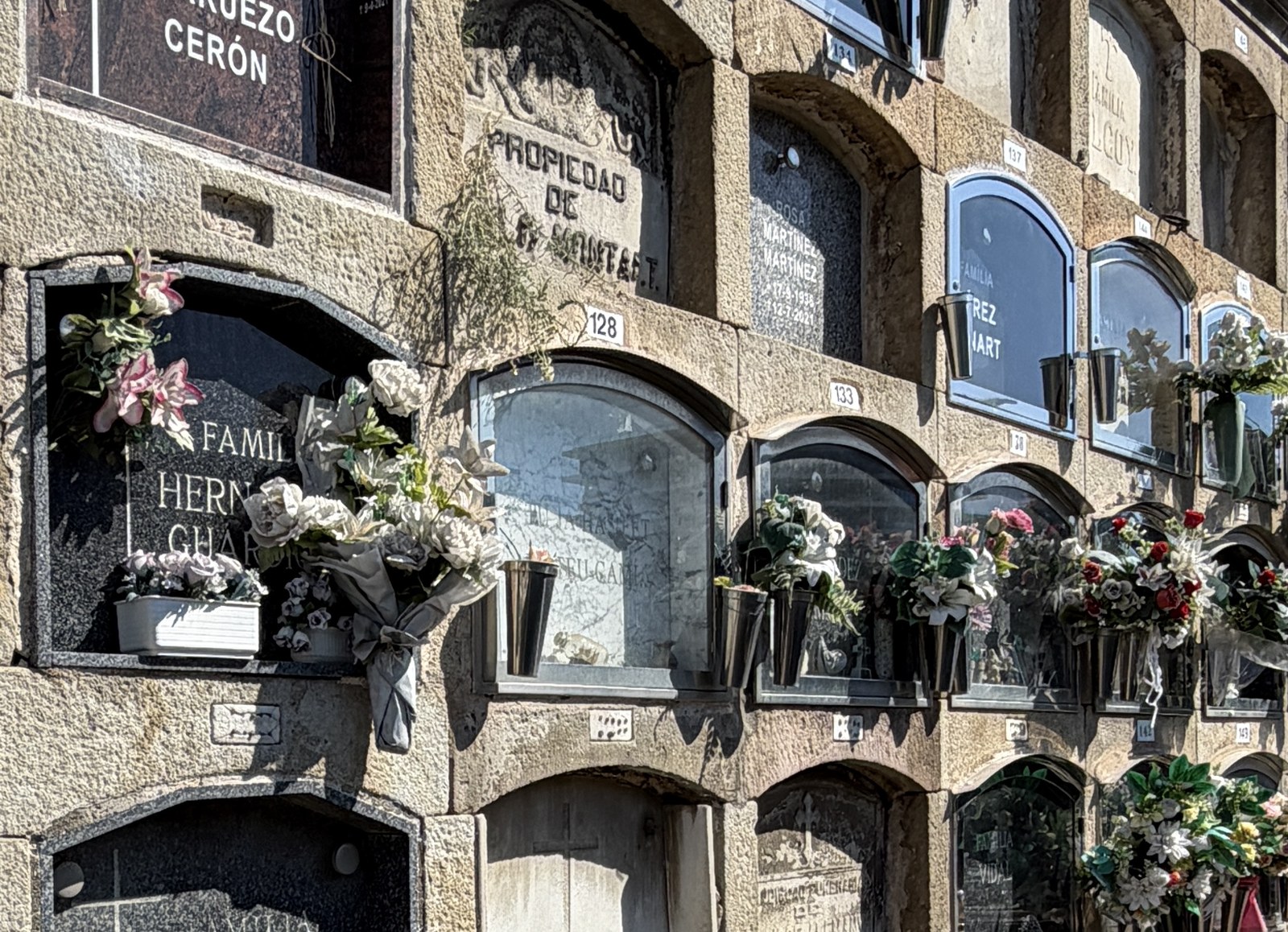 Nínxol número 128 del Cementiri del Poblenou, on està enterrat Pasqual Godes Gomis